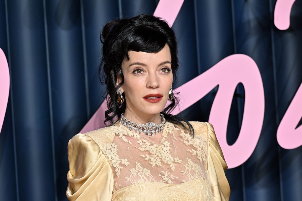 Lily Allen Plugs Album ‘West End Girl’ With USBs Shaped Like Sex Toy