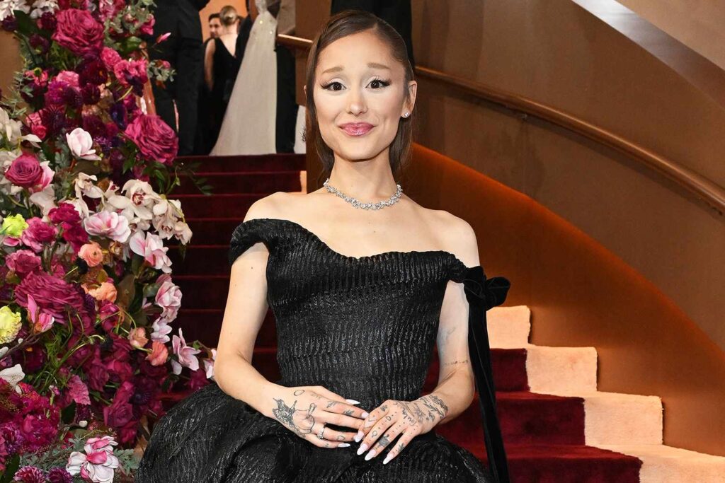 Ariana Grande Reacts to ‘Vogue’ Shoot Giving Her 6 Fingers: ‘Thankful for This’