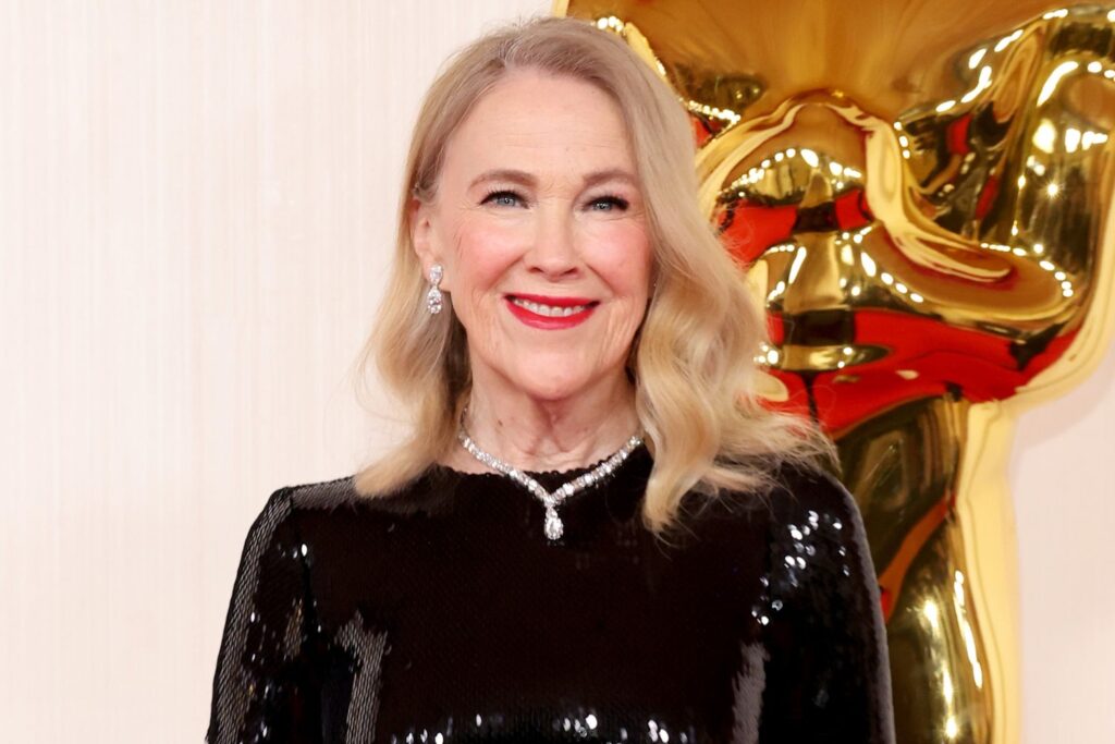 Stars React to Catherine O’Hara’s Shocking Death at 71