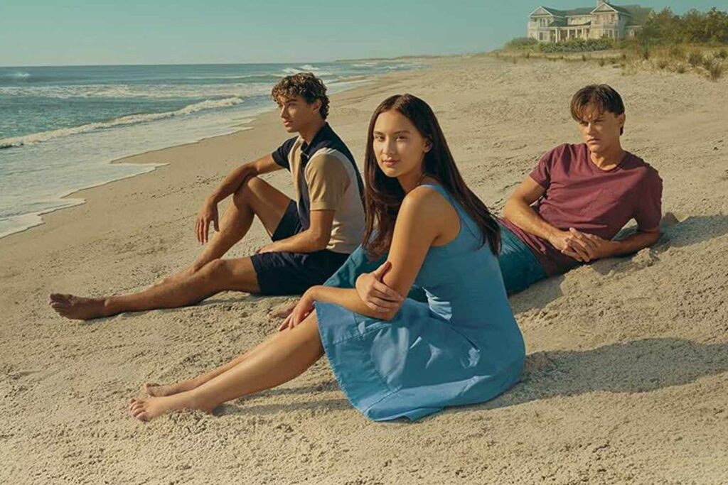 17 Unforgettable Love Triangles that Had Us Screaming at Our TVs