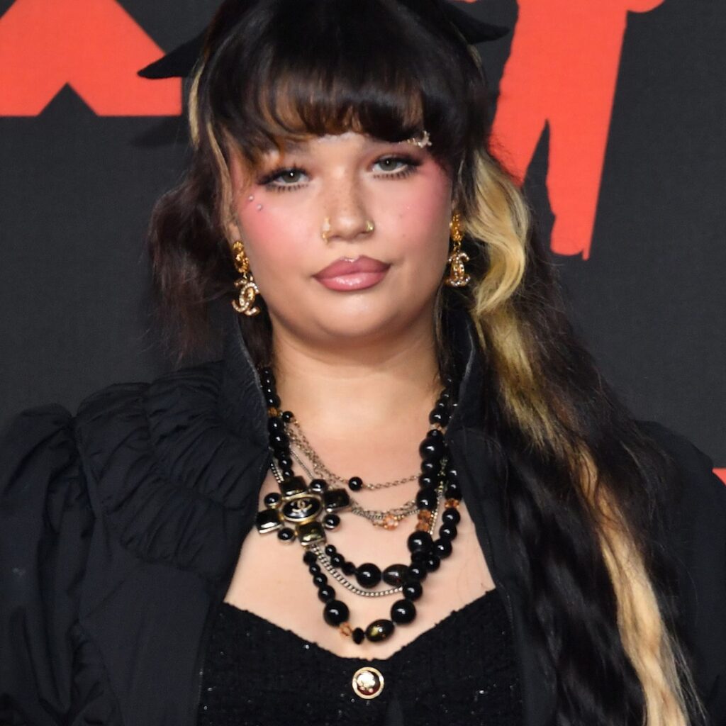 Lola Young Cancels Appearances After Onstage Collapse