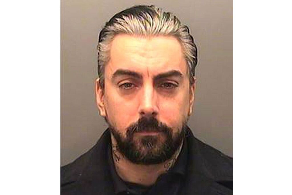 Disgraced Lostprophets Singer Ian Watkins Dead After Being Attacked in Prison