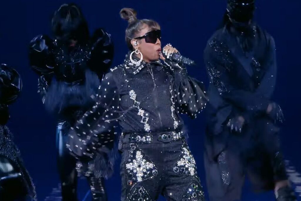 Missy Elliott Works It in Style for Jaw-Dropping 2025 Victoria’s Secret Fashion Show Performance