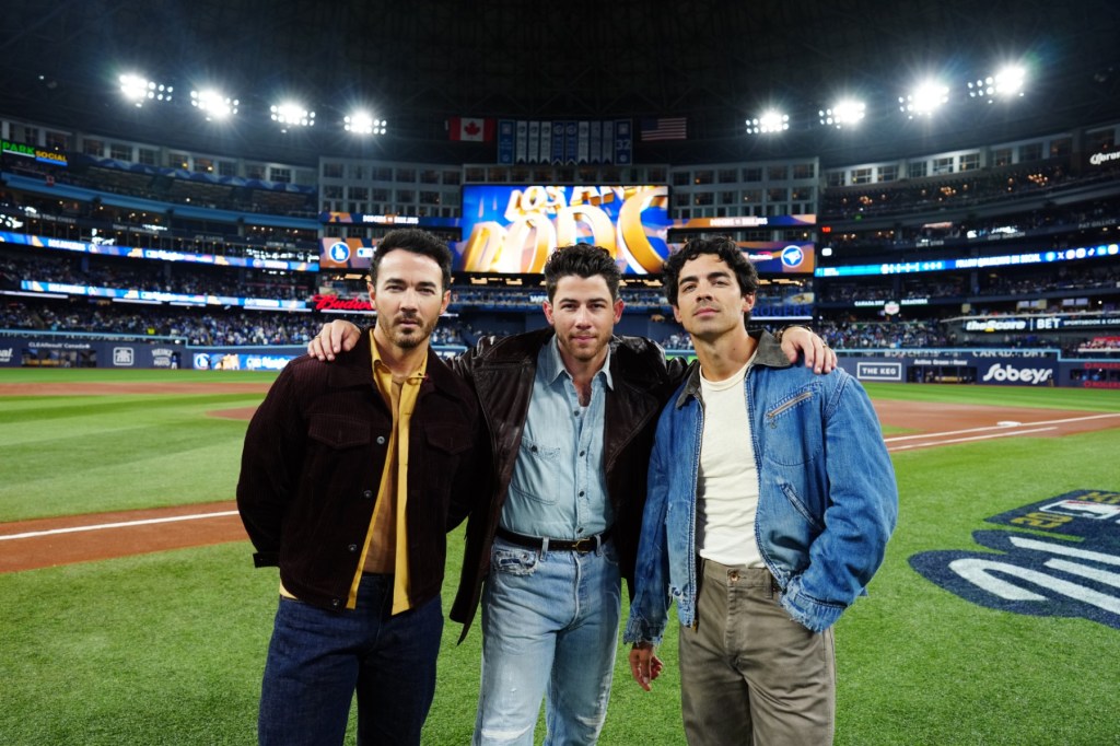 Jonas Brothers’ 2025 World Series Performance Leaves MLB Fans Confused