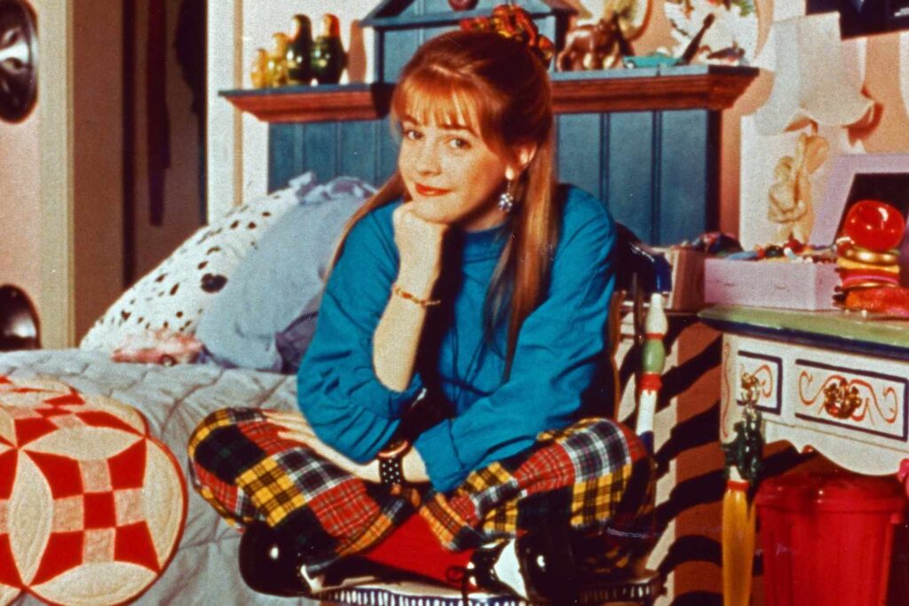 Melissa Joan Hart Tried to Have a Beer at Age 16 — but ‘Clarissa’ Crew Wouldn’t Let Her