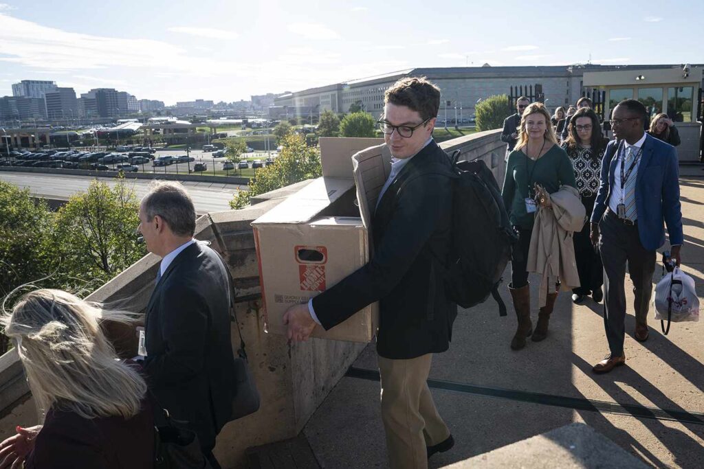 Pentagon Reporters from All but 1 Outlet Surrender Press Passes Due to New Restrictions