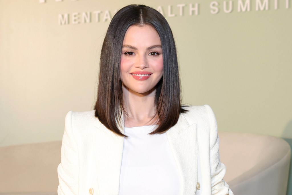 Selena Gomez Praises Bella Hadid’s Victoria’s Secret Fashion Show Walk