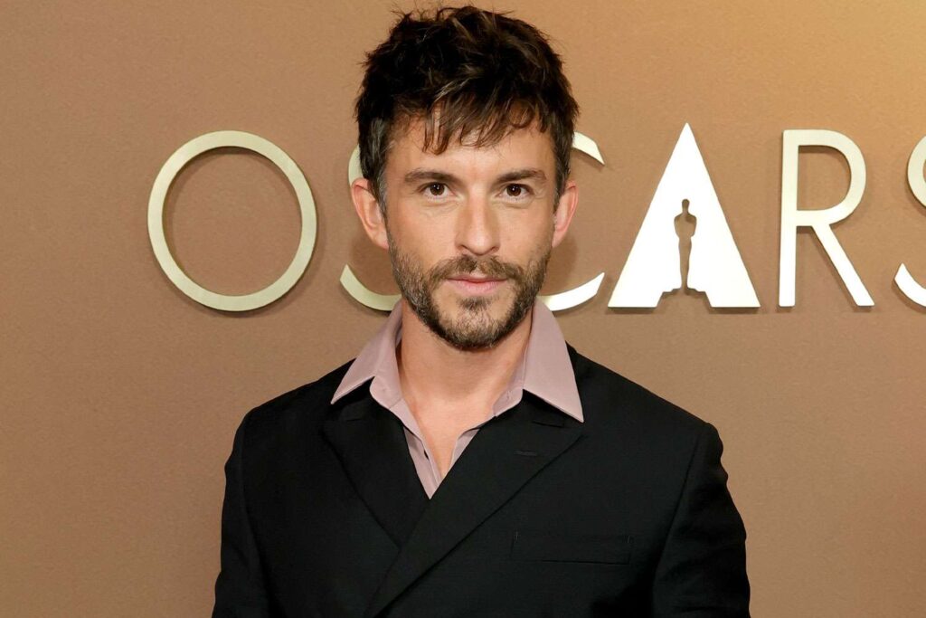 Jonathan Bailey Makes Stylish Showing at the 2025 Governors Awards