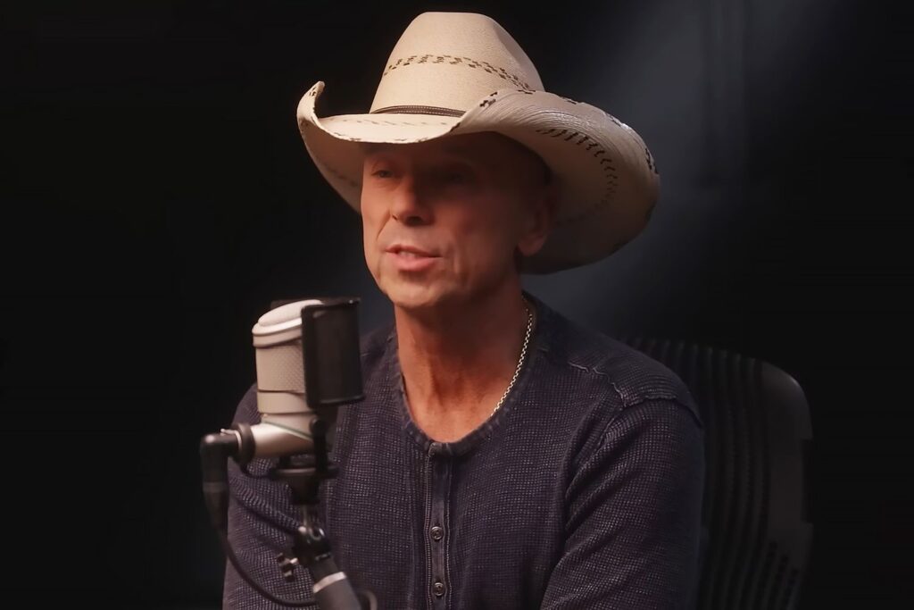 Kenny Chesney Shares Touching Connection to the Family of a Sandy Hook Victim