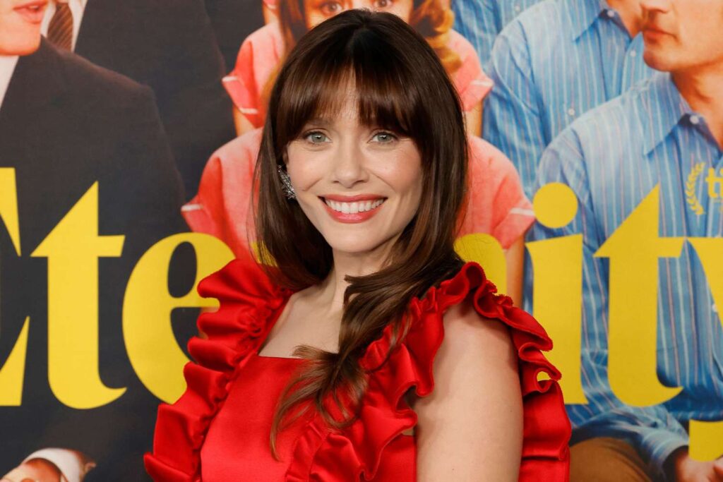 Elizabeth Olsen Stays Grounded by Journaling Every Morning (Exclusive)