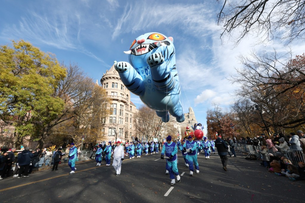 HUNTR/X Performs ‘Golden’ at 2025 Macy’s Thanksgiving Day Parade