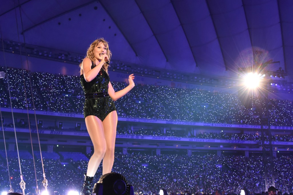 Taylor Swift’s ‘Reputation’ Lyrics Changed on Apple Music, Fans Notice