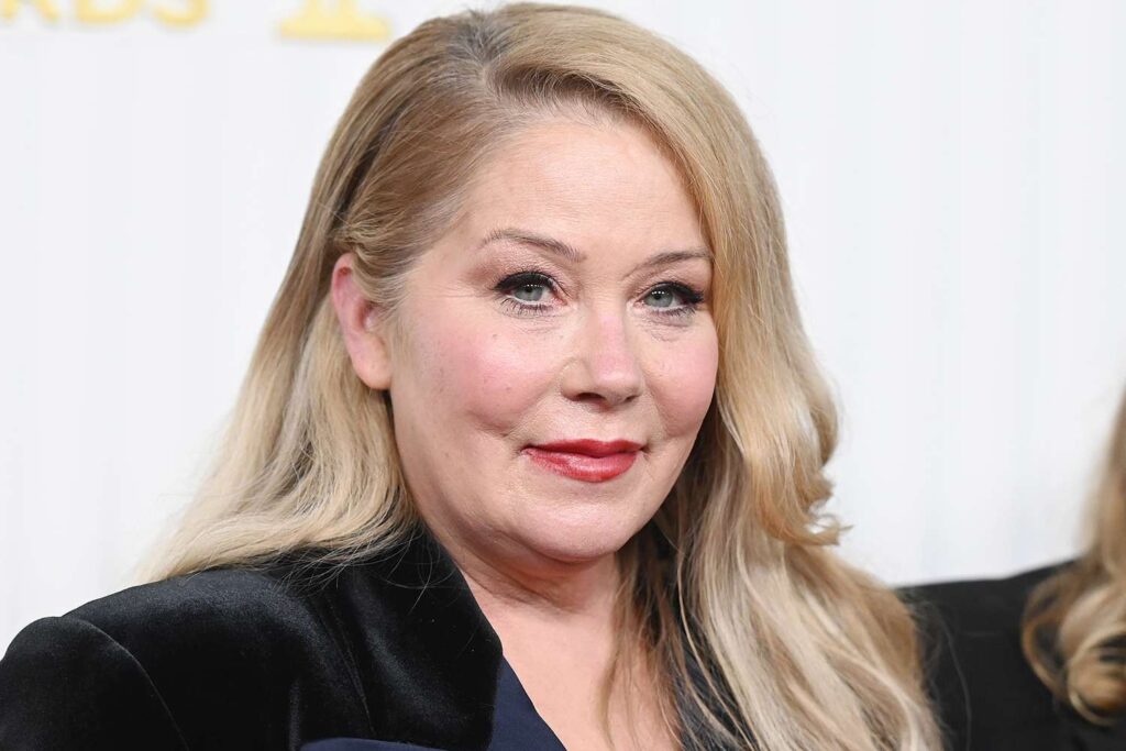 Christina Applegate Credits Facetune and More with ‘Mermaid’ Look for Married with Children Reunion
